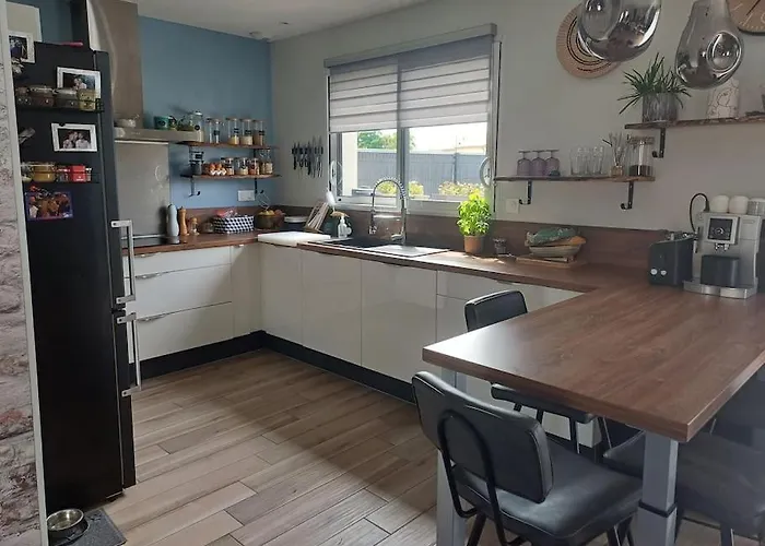 Maison Individuelle * Neuville-de-Poitou